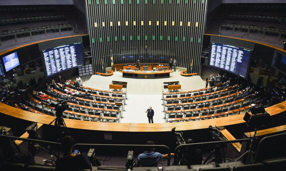 Caminho para se tornar deputado federal requer vasta experiência em cargos anteriores