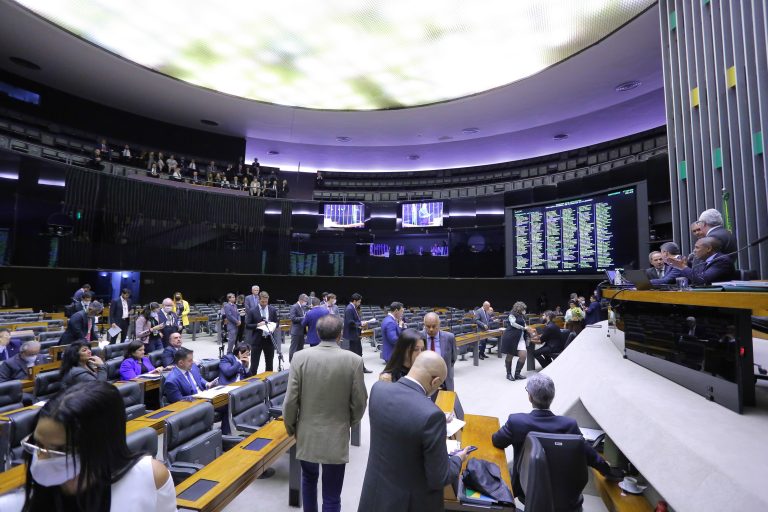 PEC do estado de emergência deve permitir ao governo gastar R$ 41 bilhões em benefícios