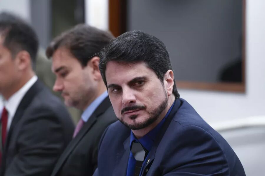 Marcos do Val (Podemos-ES) recuou e retirou obrigatoriedade de pagamento das emendas de relator