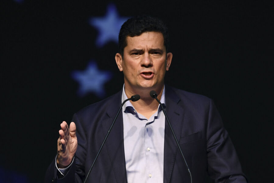 Inicialmente, Moro havia informado que poderia concorrer à Presidência