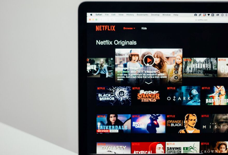 Diretor de operações e diretor de produto da Netflix, Greg Peters afirmou que o objetivo é que a parceria seja de longo prazo