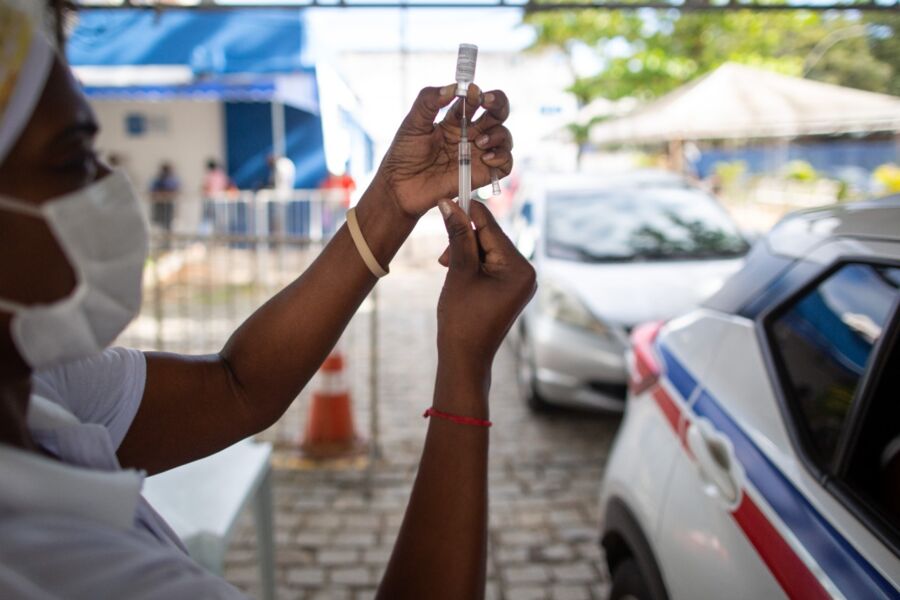 Outros pontos de vacinação estão sendo abertos na capital baiana