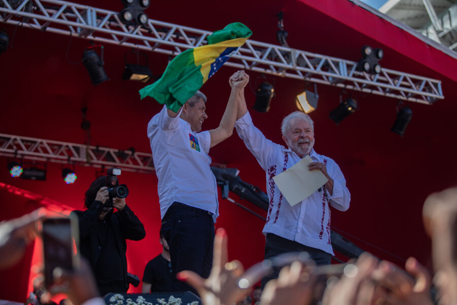 Com o apoio de Lula, Jerônimo Rodrigues (PT), que em maio detinha 34%, atinge agora 38%