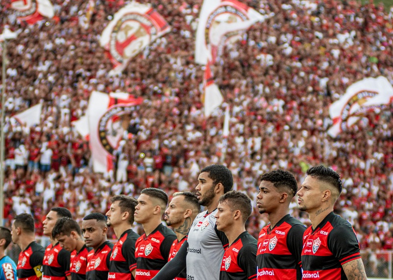 É difícil entender como um time que jamais frequentou o G-8 vai botar cerca de 30 mil pessoas no estádio