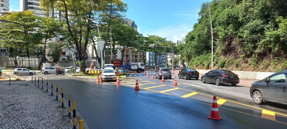 A mudança na Av. Oceânica foi feita por causa de uma obra na via marginal