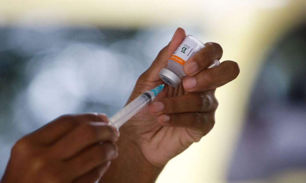 Pasta informou que devem ser usados os estoques já existentes enquanto novas doses são adquiridas