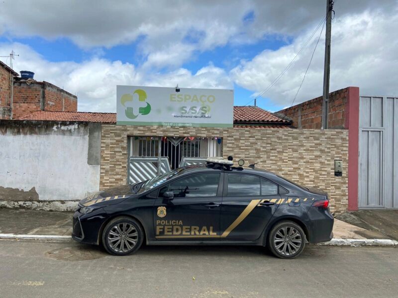 Foram cumpridos dois mandados de busca e apreensão