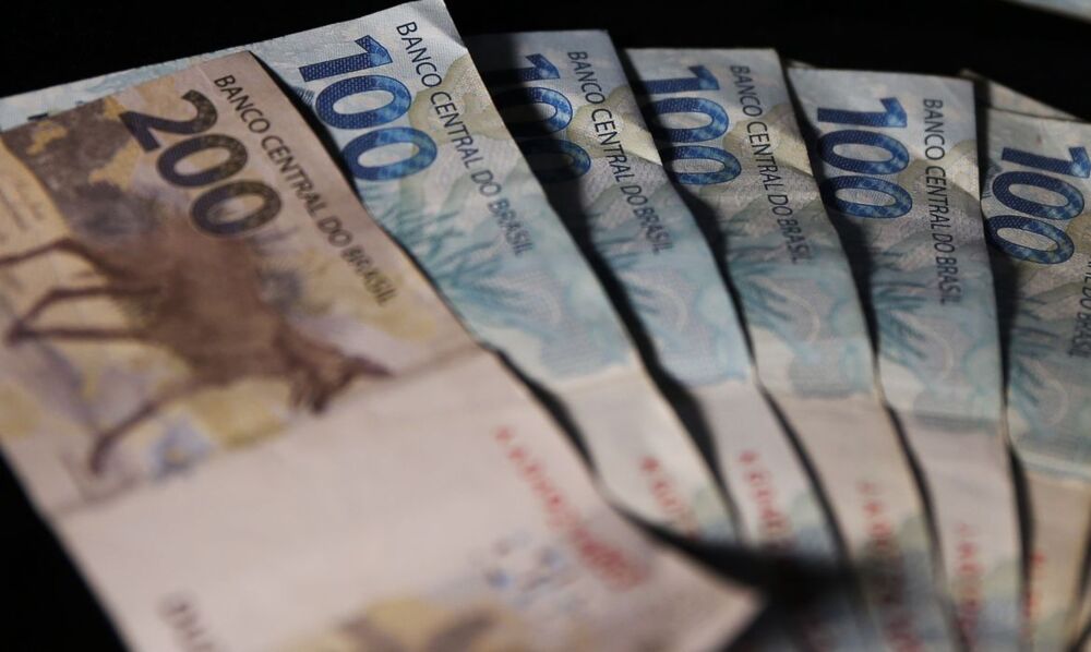 O beneficiário pode consultar informações nos aplicativos Auxílio Brasil e Caixa Tem