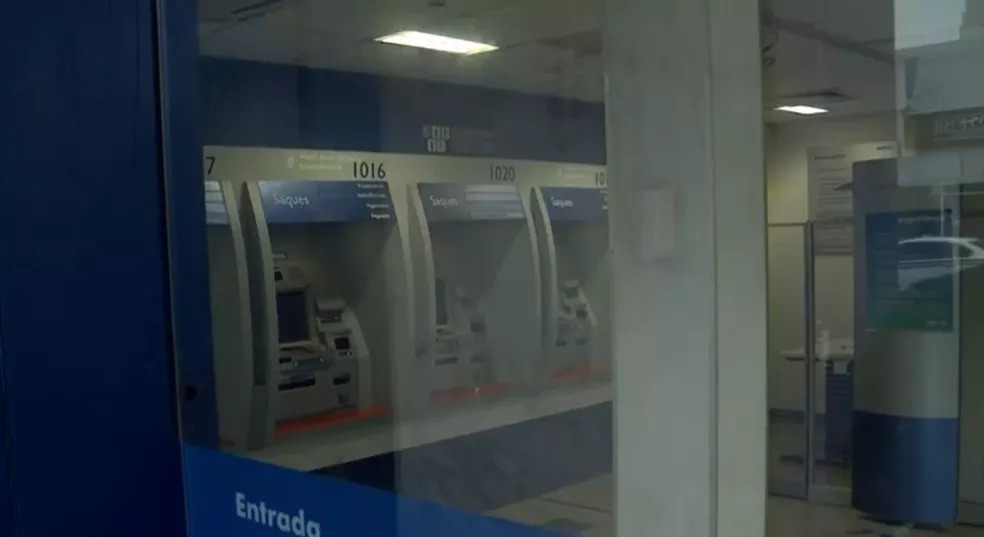 Câmeras de vigilâncias instaladas no local devem ajudar a identificar o suspeito