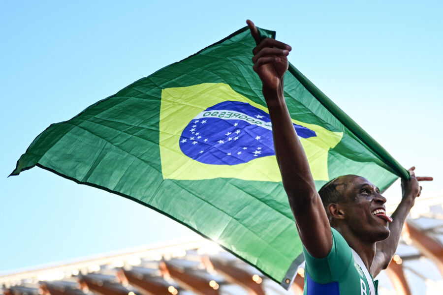Alison dos Santos se tornou uma nova lenda do atletismo brasileiro,
e ainda pode fazer mais