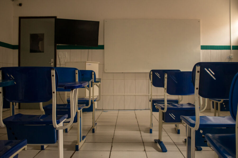 Não poderiam a sociedade civil e o governo do estado conformarem-se com um talho de tamanha profundidade no setor