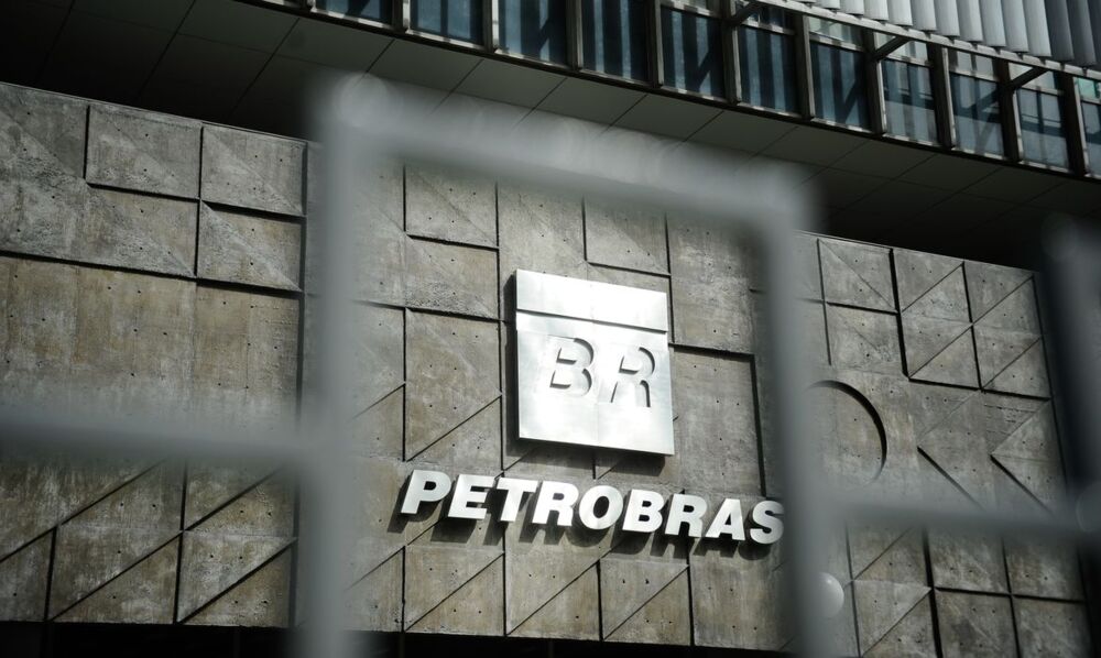 Petrobras informou que os dividendos do segundo trimestre serão pagos em duas parcelas iguais em agosto e setembro