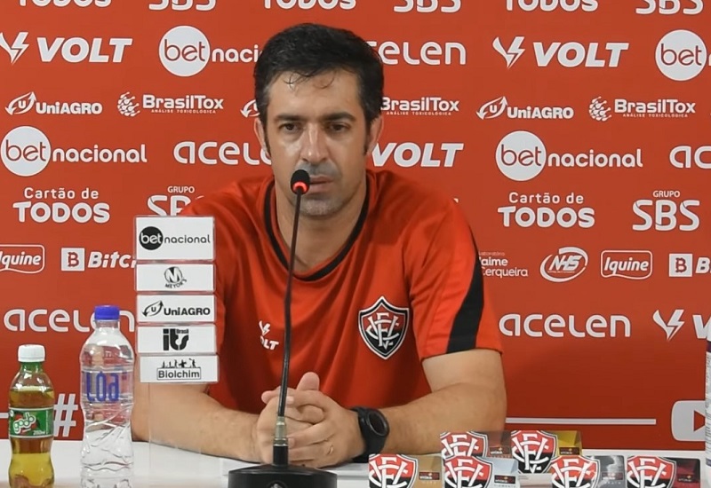 Técnico prega foco nos últimos jogos e dedicação pelos resultados