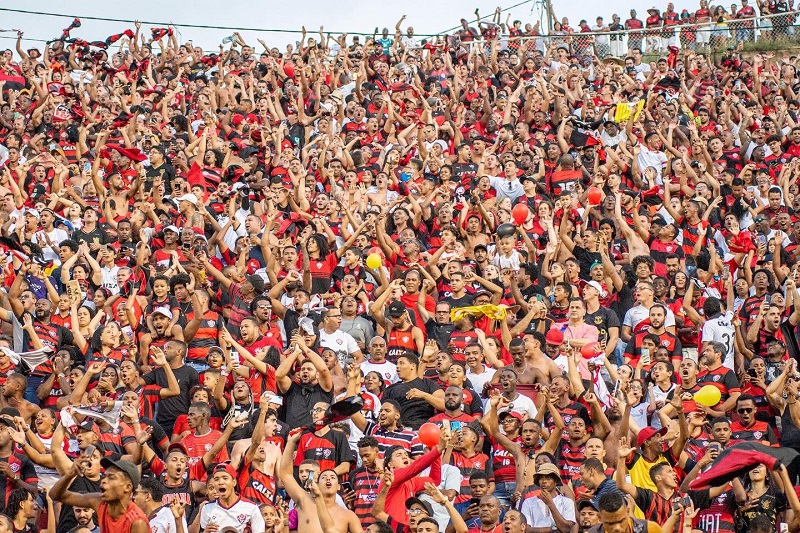 Para abrir espaço para mais torcedores, clube anunciou a remoção da grade no setor Rubi do estádio