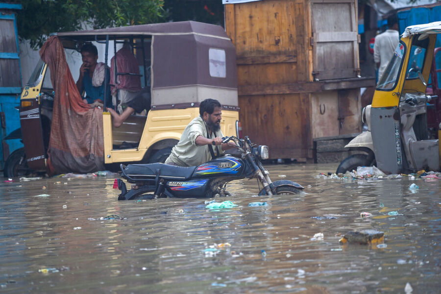 Autoridade nacional de gestão de desastres informou ainda que pelo menos 312 pessoas morreram desde junho em consequência das “chuvas de monções”