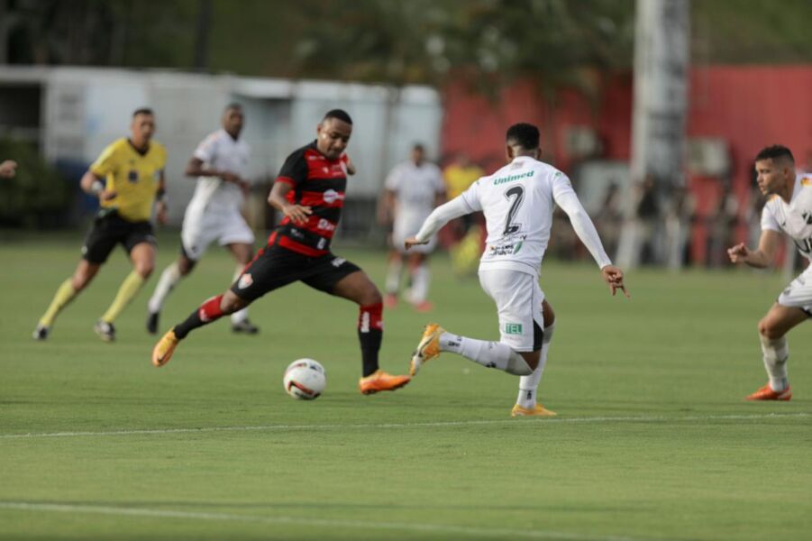 Torcida saiu chateada do Barradão, após resultado de empate contra o ABC