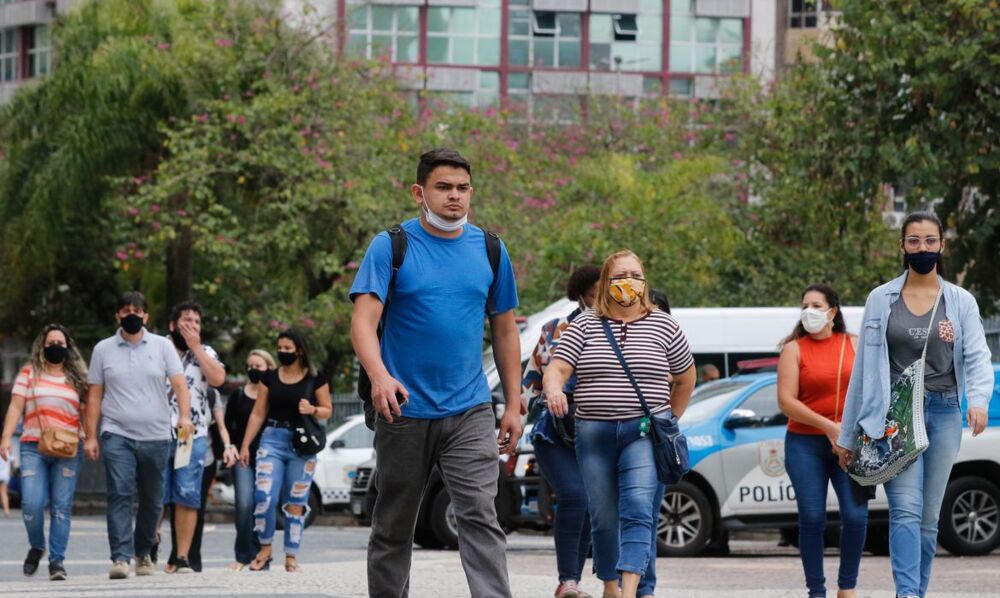 Ainda segundo o boletim, 32.421.379 pessoas se recuperaram da doença e 755.870 casos estão em acompanhamento