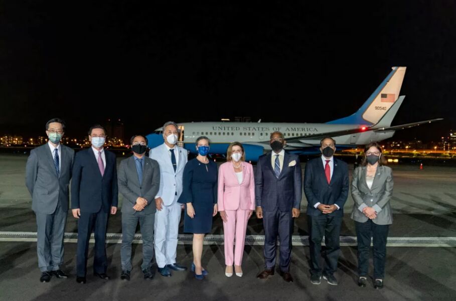 O governo chinês disse que seus aviões de guerra sobrevoaram a linha que divide o Estreito de Taiwan