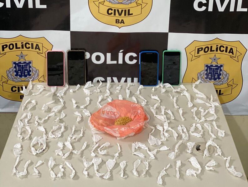 O flagrante foi realizado por policiais da Delegacia de Homicídios (DH) da cidade