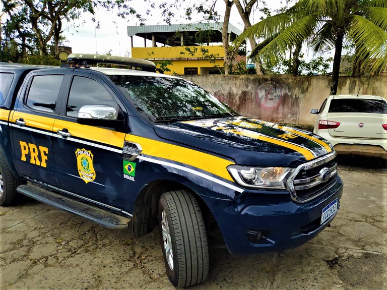 Motorista do veículo, que reside em Coaraci, sul da Bahia, relatou aos policiais que comprou o carro por R$ 15 mil