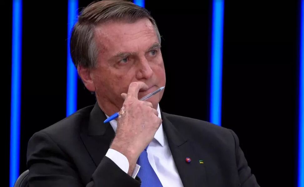 Presidente voltou a levantar suspeitas sobre as urnas eletrônicas, culpou a pandemia e a guerra na Ucrânia pelos eventuais desacertos na economia