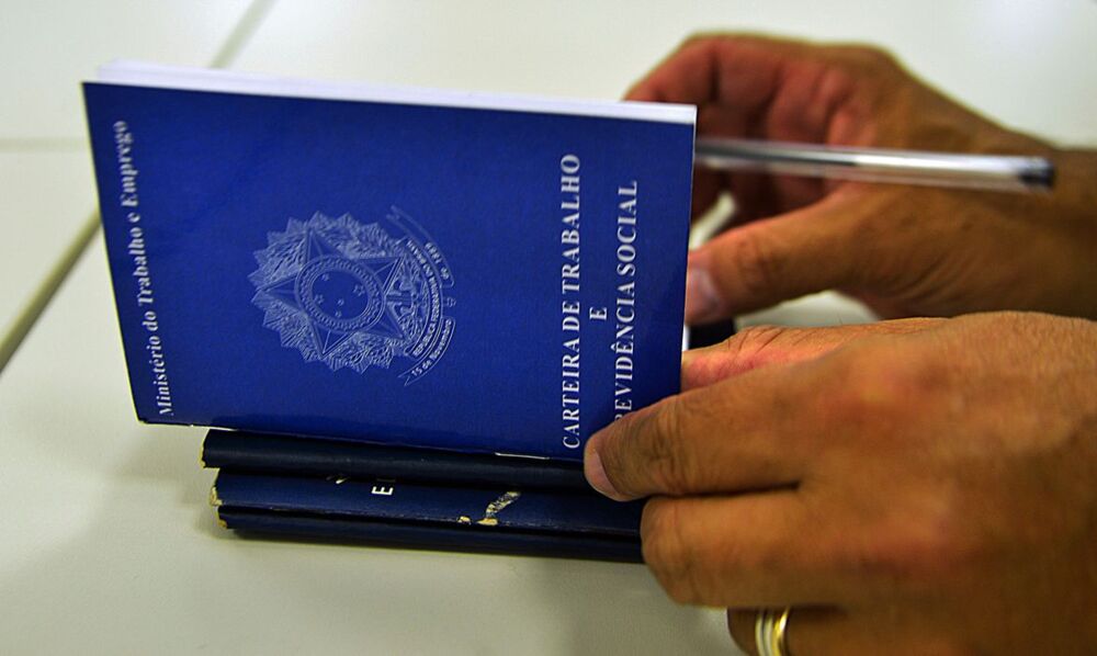 Em caso de deficiência visual, os candidatos devem entrar em contato pelo número (71) 3202-2005