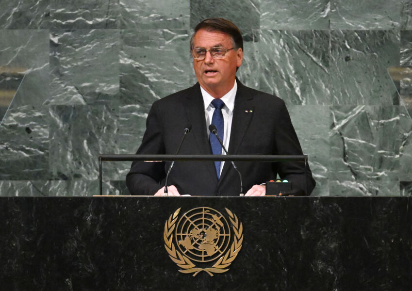 Fixação de Bolsonaro pela desconfiança das urnas eletrônicas ainda permanece