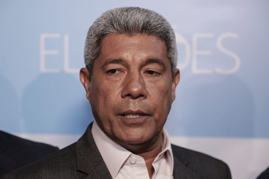Jerônimo abriu o debate denunciando a falta de creches em Salvador