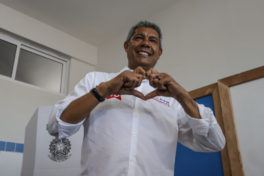Força nacional do PT refletiu-se na arena estadual sob a qual Jerônimo foi bem nos principais colégios eleitorais baianos