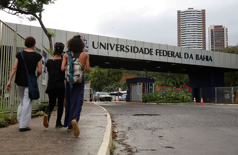 Universidades federais de todo o país tiveram corte de 45% na verba