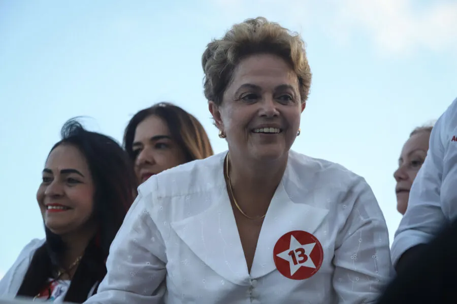 Dilma Rousseff sucedeu Lula ao cargo, quando assumiu a presidência em 2011