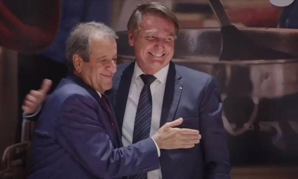 Valdemar da Costa Neto e o presidente Jair Bolsonaro em evento do PL