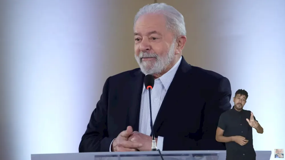 Lula terá direito a um gabinete com 50 integrantes para planejar o governo