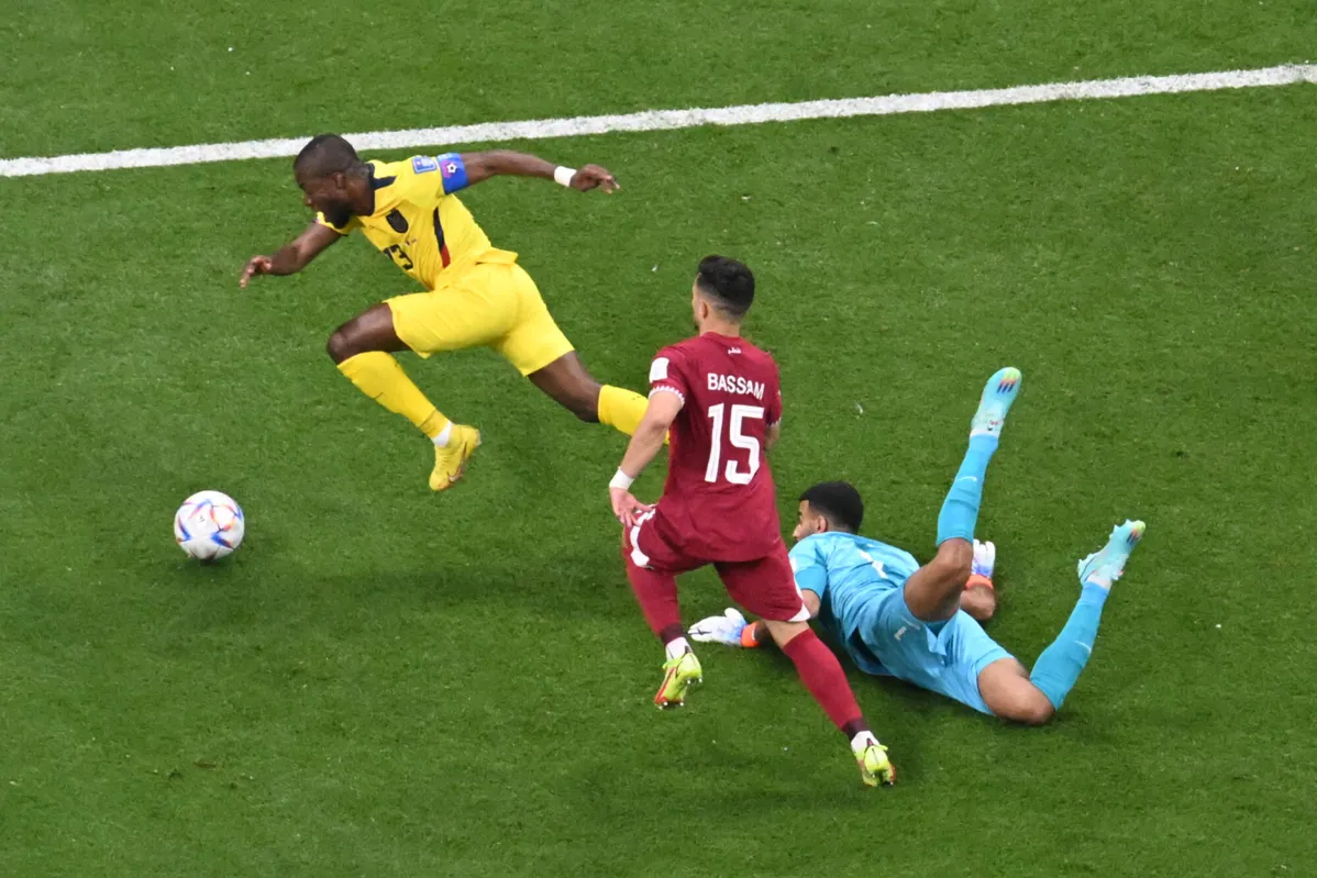 Valencia, atacante do Equador, marca primeiro gol da Copa do Mundo