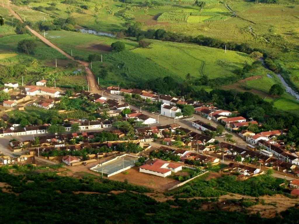 Lixão fica a 2,5 km da sede do município, “com queima sistemática e frequente dos resíduos domiciliares e de serviços de saúde, em verdadeira poluição ambiental”, relata a ação