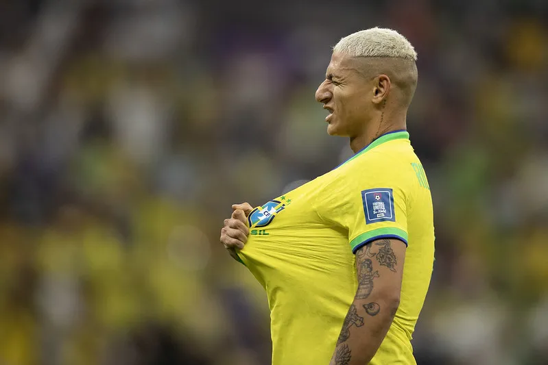 Richarlison fez dois na estreia do Brasil na Copa do Mundo