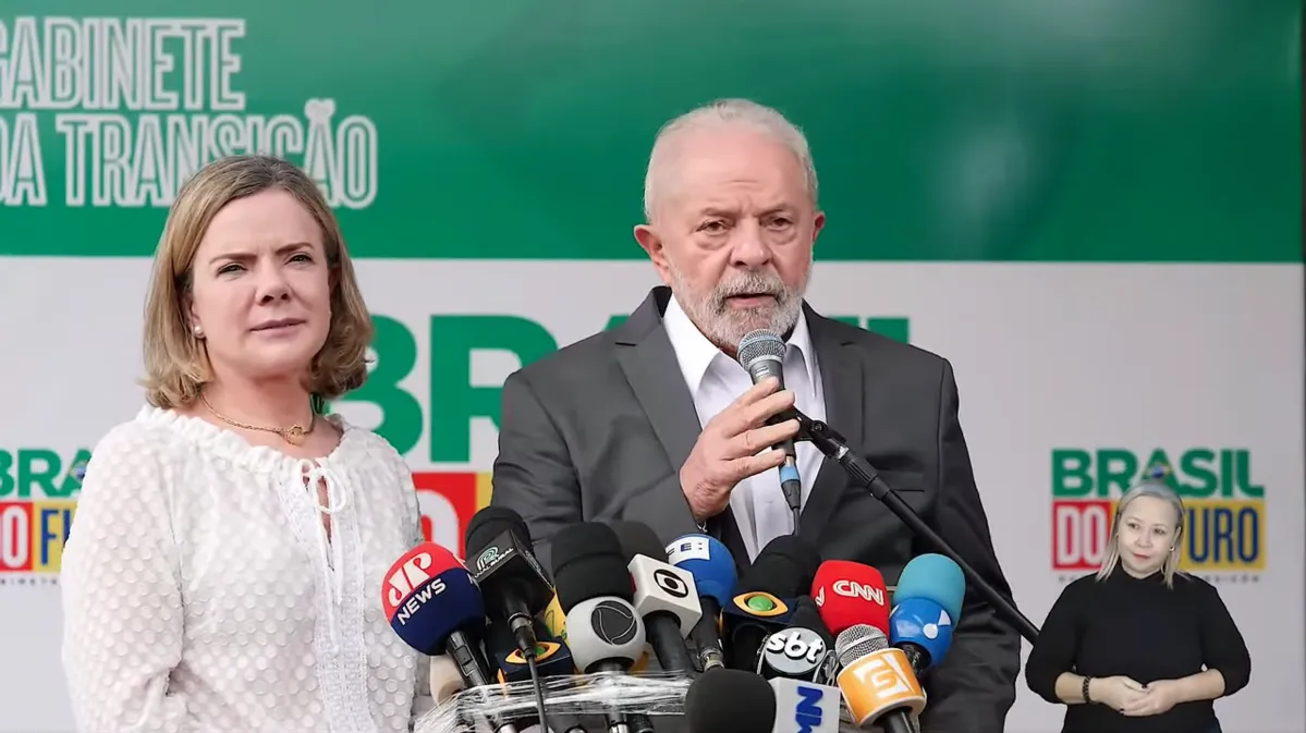 Presidente eleito, Lula com a presidente do PT, Gleisi Hoffmann