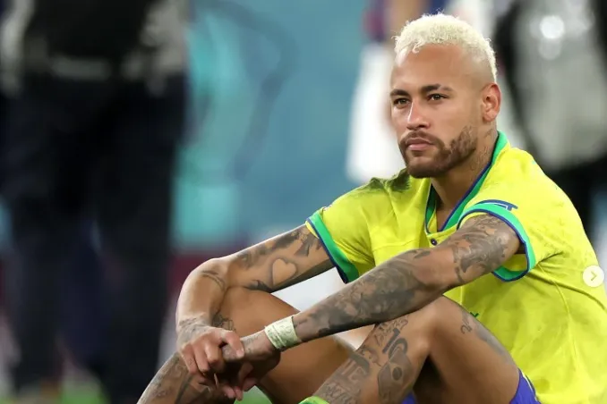 Em sua terceira participação em Copas, Neymar não garantiu que continuará na Seleção Brasileira, mas agradeceu o apoio e exaltou os companheiros de time
