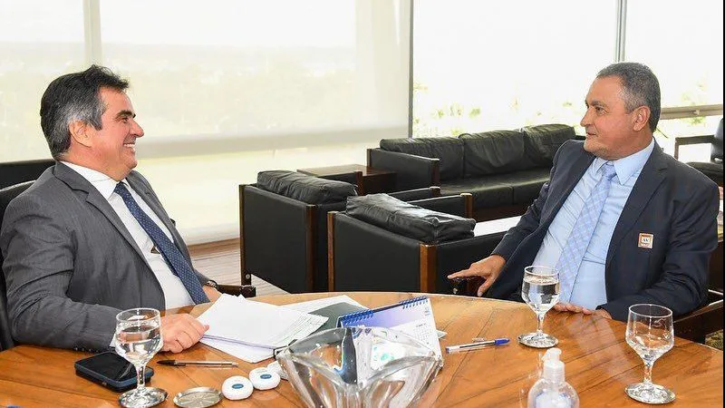 Ciro Nogueira e Rui Costa durante encontro no gabinete do ministro-chefe da Casa Civil