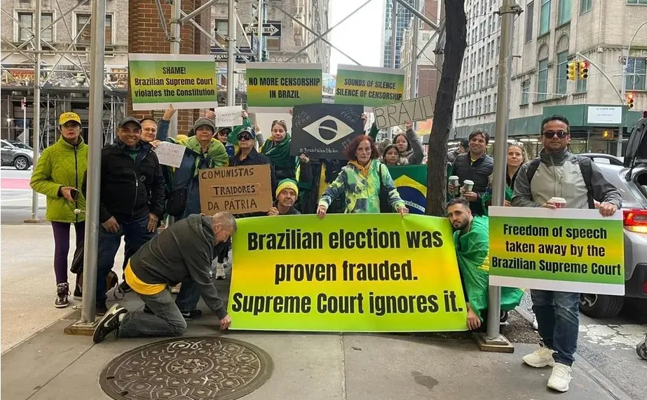 Bolsonaristas se manifestaram próximo do local em que ministros estavam hospedados, em Nova York, e inclusive os abordaram