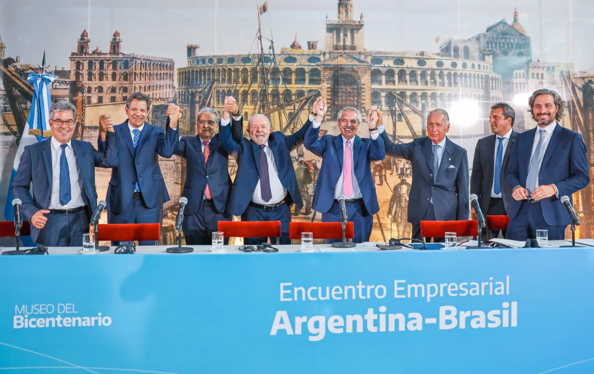 Lula e Haddad durante cerimônia de abertura do Encontro Empresarial Brasil-Argentina