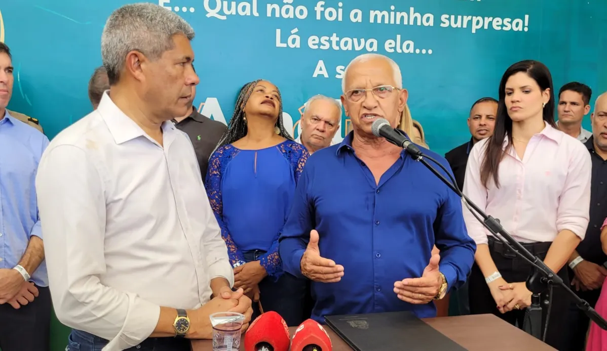 "O nosso sentimento hoje é de gratidão pelo que o senhor está fazendo pelo nosso município e pela nossa Bahia", disse João Bahia a Jerônimo Rodrigues
