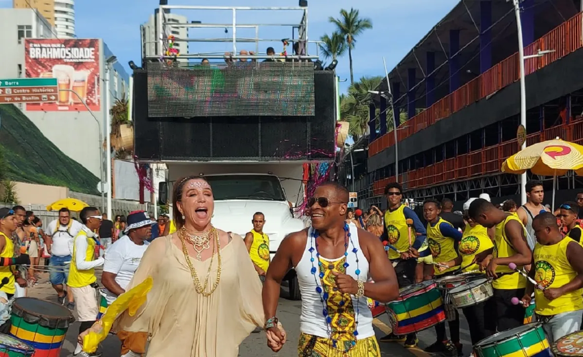 Marisa participou em algumas canções do repertório de Wilson, que comandou um grupo de 50 músicos, com uma fusão rítmica do samba-reggae com a black music