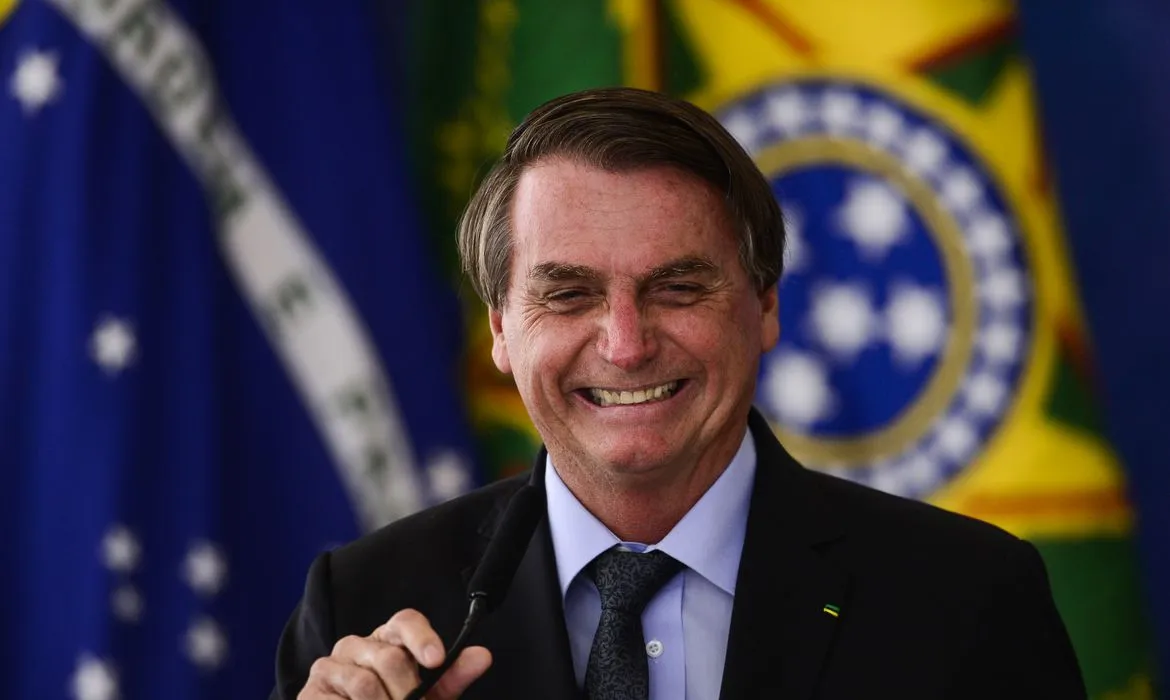 Bolsonaro fez gasto de cartão corporativo em casamento do filho