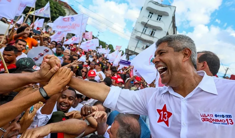 É a terceira sondagem seguida que mostra diferença de quase 10 pontos percentuais entre candidatos