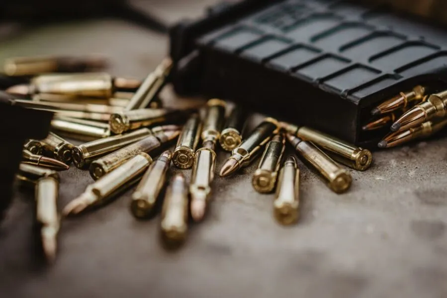 No Brasil existem duas categorias distintas de registro de armas de fogo no país para civis