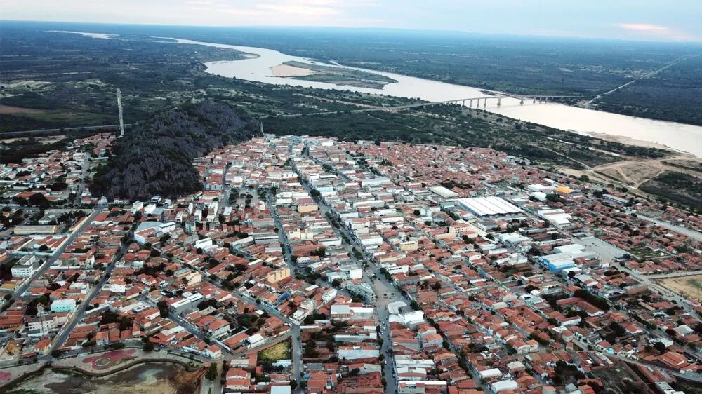 Suspeito chegou a levar a criança ao hospital, alegando que ela "estava com respiração ofegante"