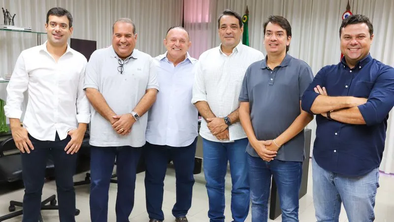 Reunião selou apoio de deputados da oposição à reeleição de Adolfo Menezes