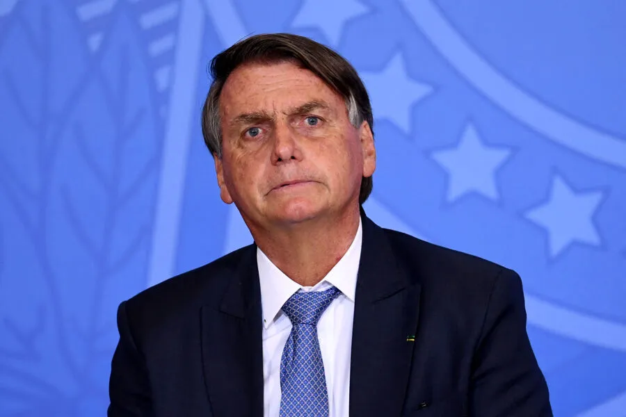 Mais de 36 horas após sua derrota eleitoral, Bolsonaro ainda não se pronunciou para reconhecer a derrota