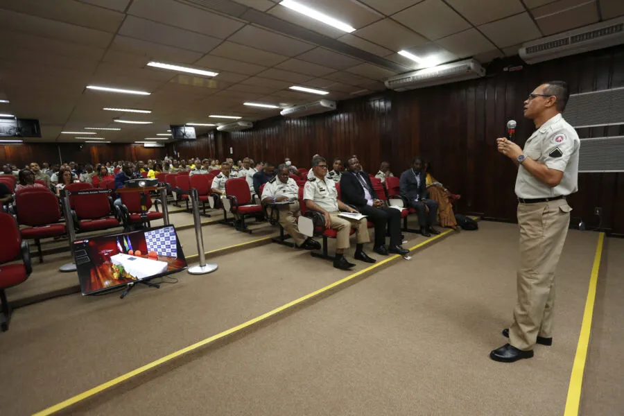 Atividades 
do simpósio acontece 
no Instituto Anísio Teixeira